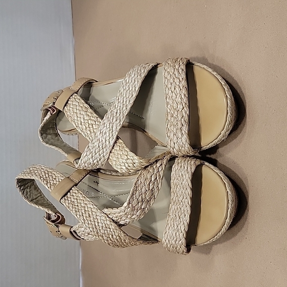 Andrew Geller 'Felda' heeled sandals, Natural Color (like Twine), Size 8.5M. - Picture 1 of 7